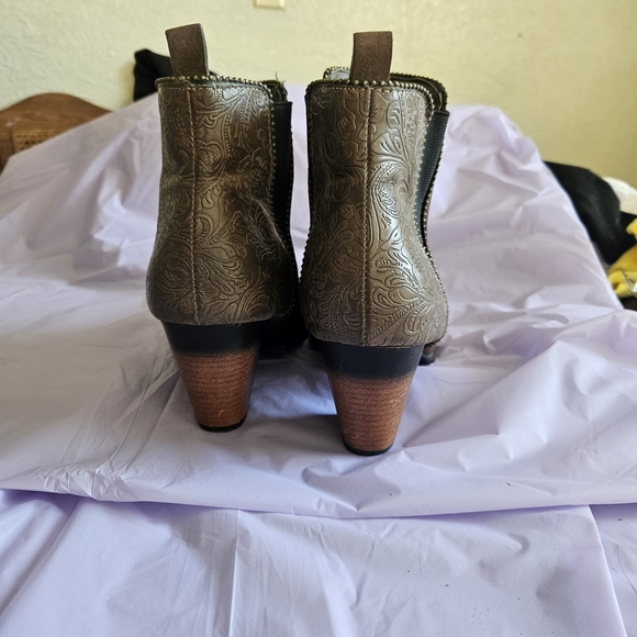 Rebels Black and Brown Ankle Boots - Picture 2 of 6